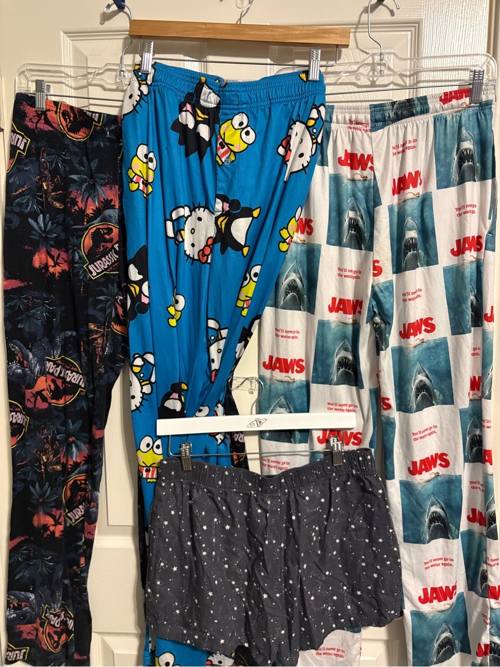 158- bundle of 4 adult medium sleep bottoms